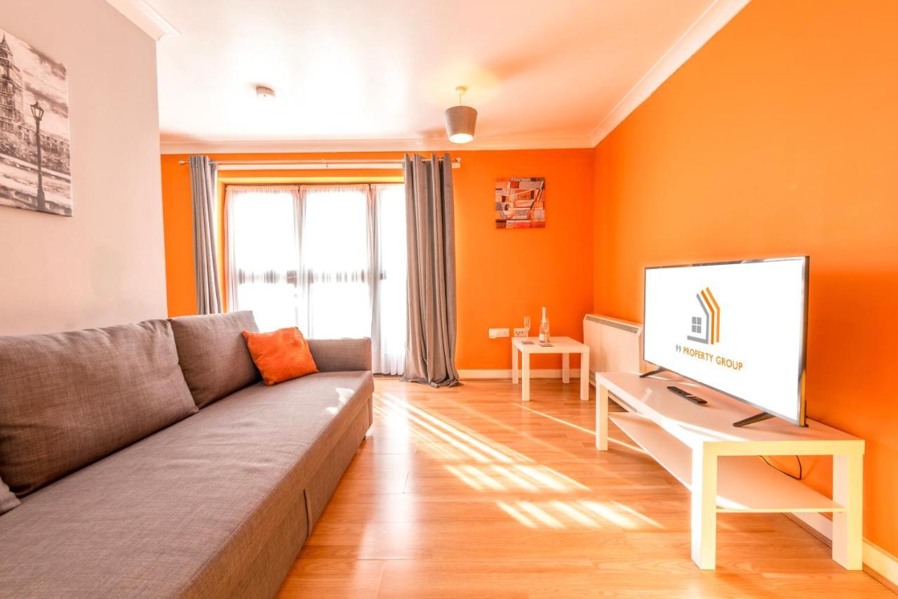 Prime Location - Modern City Apartment! Bristol Extérieur photo